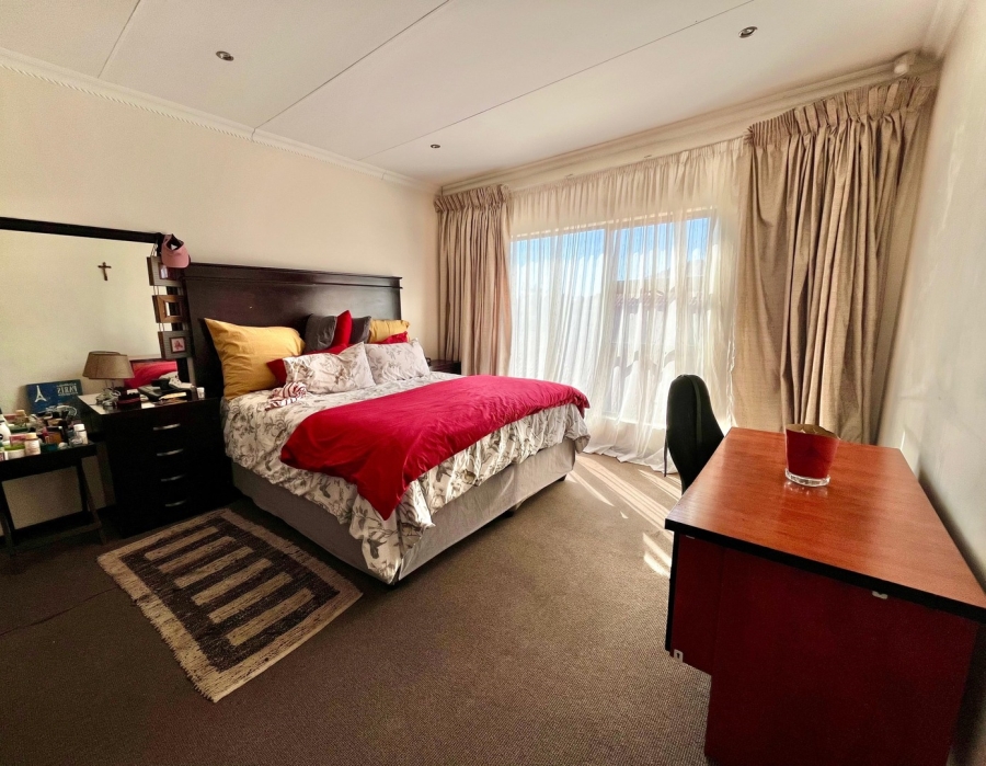 4 Bedroom Property for Sale in Safari Gardens North West